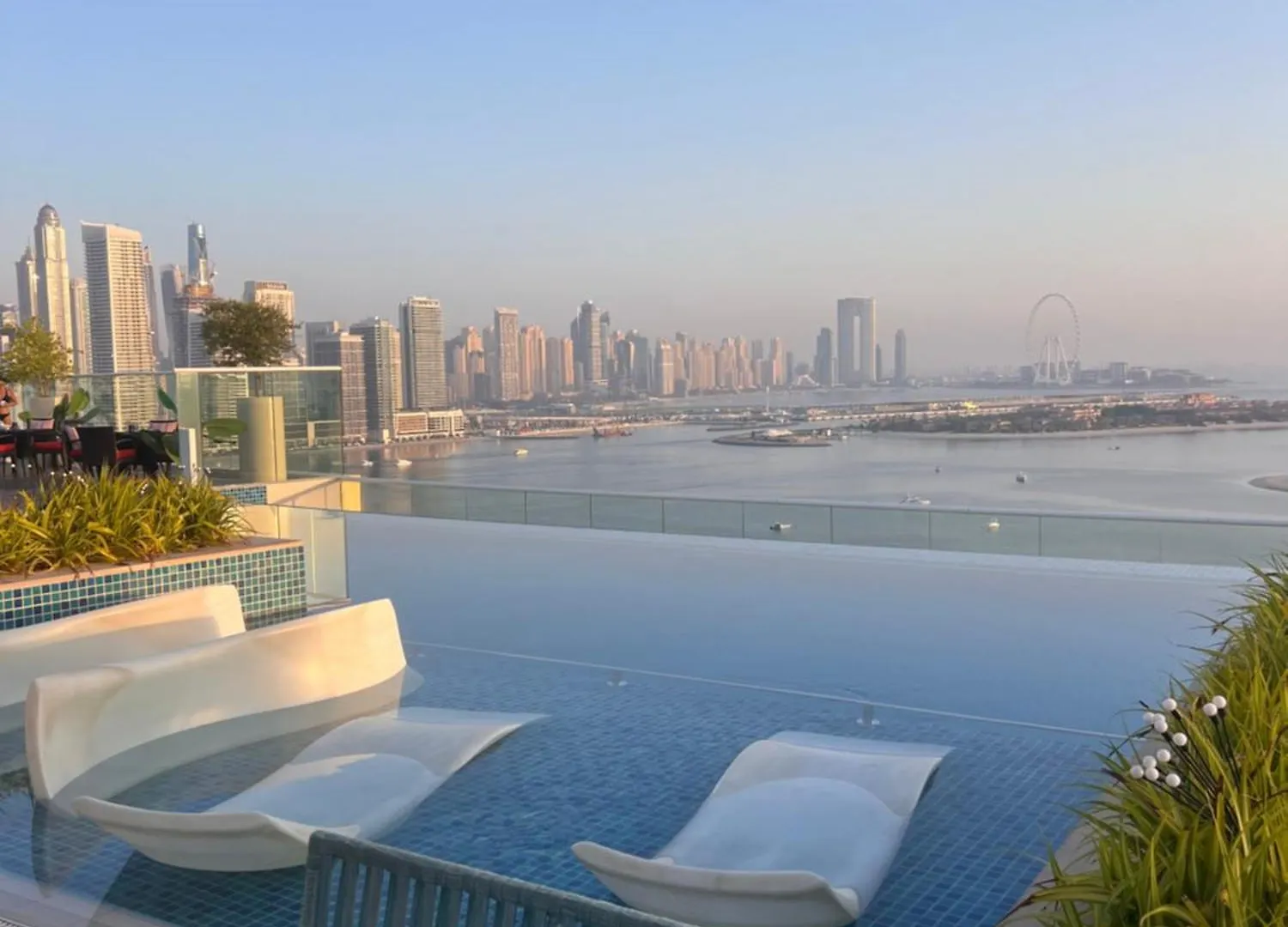 Serenity Suites Studio In Seven Palm Corner View Dubai 0*,