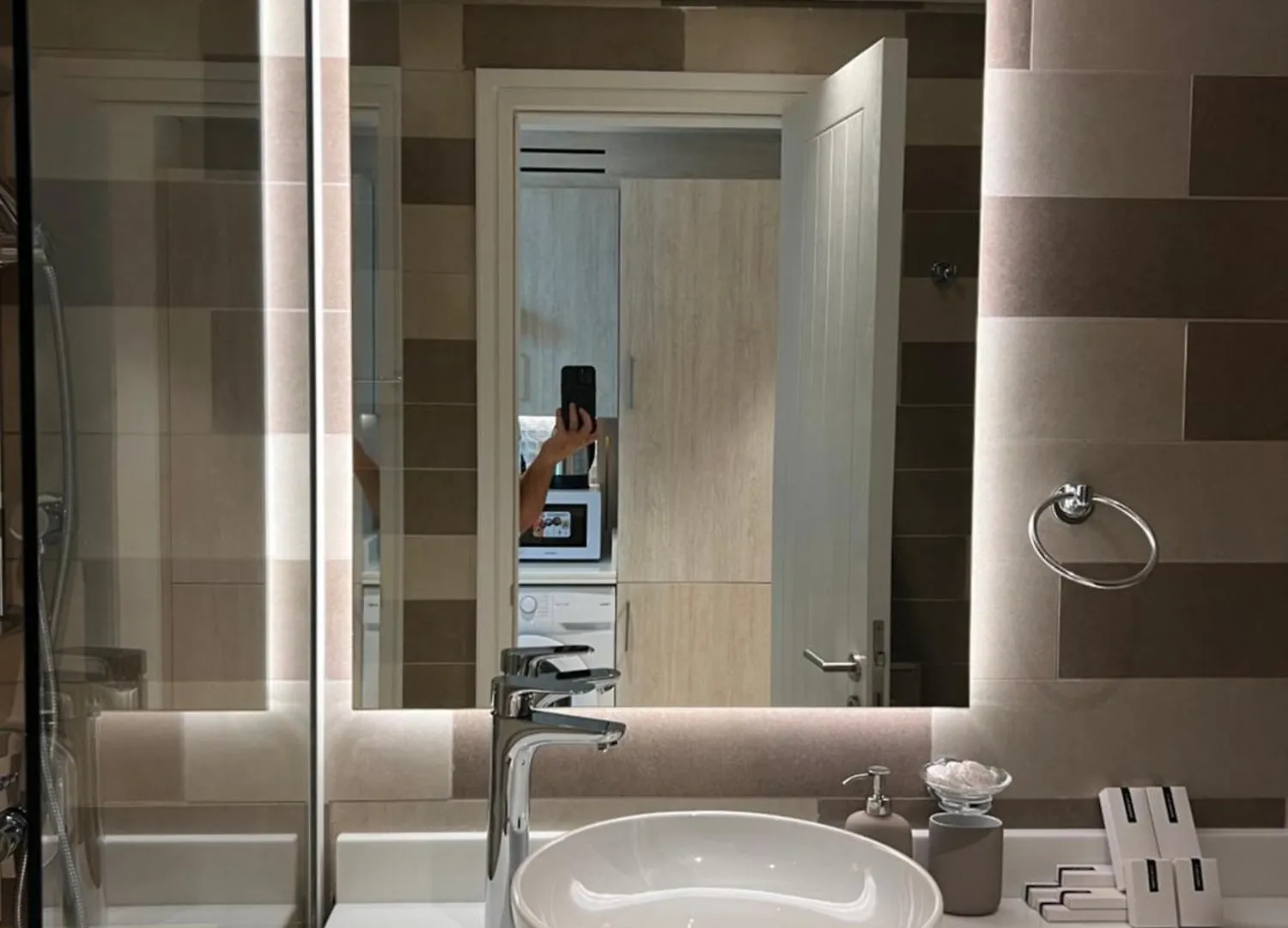 Serenity Suites Studio In Seven Palm Corner View Dubai