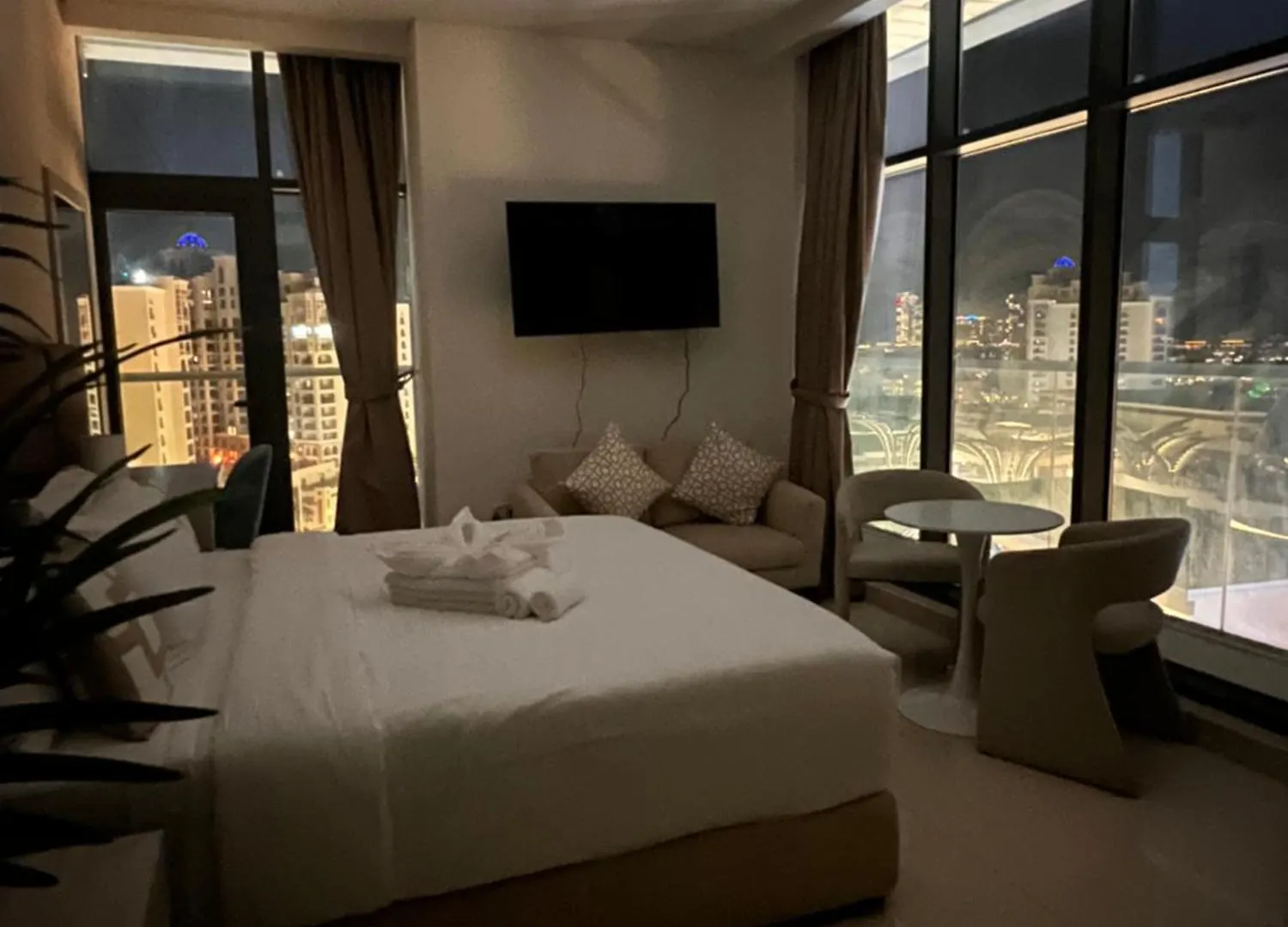 Serenity Suites Studio In Seven Palm Corner View Dubai Apartment